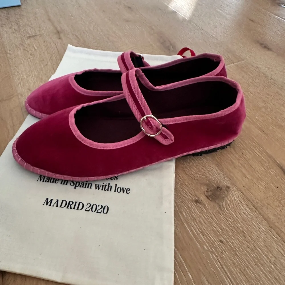 Flabelus Raspberry Velvet Flats - Picture 4 of 8